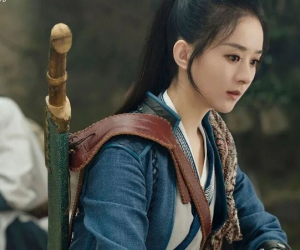 Triệu Lệ Dĩnh bị netizen chỉ trích lạm dụng thế thân trong những cảnh quay đơn giản của Hữu phỉ
