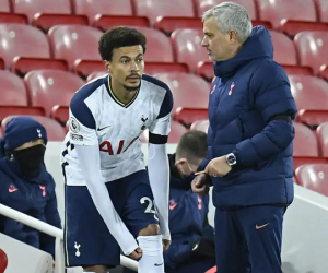 Dele Alli tỏ thái độ khi rời sân, bị HLV Mourinho chỉ trích thậm tệ