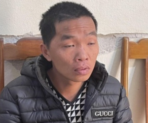 Nghịch tử dùng gậy sắt đánh mẹ vì không giao ra sổ đỏ