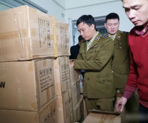 Hà Nội: Triệt phá cơ sở sản xuất rượu 'rởm' gắn mác rượu ngoại chuẩn bị bán ra dịp Tết