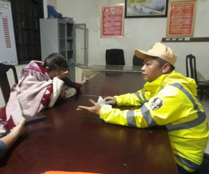 Công an lao xuống sông Hương cứu cô gái 19 tuổi
