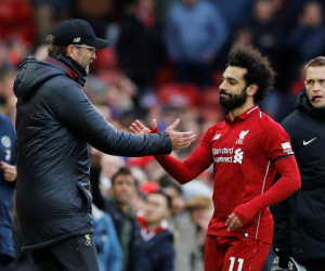 HLV Klopp giải thích việc không trao băng đội trưởng cho Salah