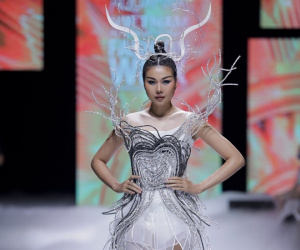 'Chị đại' Thanh Hằng “quyền lực” trong bộ sưu tập của nhà thiết kế trẻ Ivan Trần