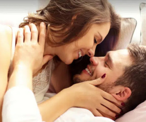 Trong cuộc yêu, nếu đàn ông sẵn sàng vì bạn mà 'bán đứng bản thân' như thế này chứng tỏ chàng đã si mê tới 'quên lối về'
