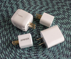 Mới hôm trước còn chế nhạo Apple, nay cả làng Android lại chạy theo trào lưu bỏ củ sạc