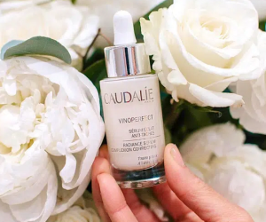 Hết 2020 tới nơi, bác sĩ khuyên chị em dùng ngay 1 trong 6 lọ serum này để năm mới da sáng hơn vài tông so với năm cũ