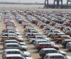 Cuối năm, ô tô nhập khẩu lép vế trước ô tô nội