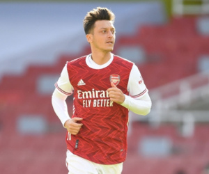 Juventus từ chối mua Oezil dù được Arsenal chào mời hấp dẫn