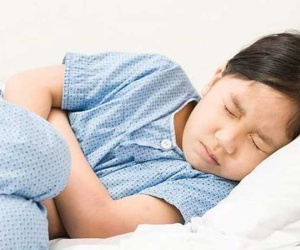 Bé 8 tuổi suýt vỡ ruột do táo bón kéo dài nhưng cha mẹ chủ quan