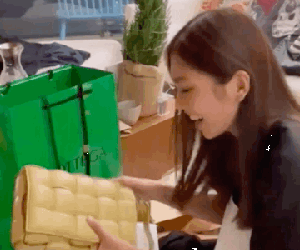 Thảo Nhi Lê có động thái đầu tiên sau khi tình cũ Huy Trần lộ hint yêu đả nữ Ngô Thanh Vân