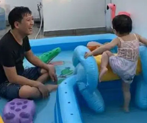 Nhã Phương tiết lộ khoảnh khắc Trường Giang chơi đùa với con gái cực đáng yêu