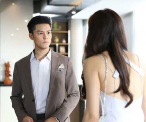 Đuổi vợ ra khỏi nhà để kết hôn với nhân tình, nhưng ngay giữa đám cưới, 'chính cung' gửi đến một món quà khiến anh sợ hãi hủy hôn