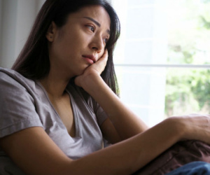 Khách sáo mời chồng cũ ở lại ăn cơm, ngờ đâu anh ngồi ăn lấy ăn để và thốt lên một câu khiến tôi choáng váng