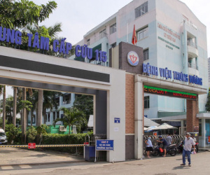 Bác sĩ phẫu thuật 'chui' trong bệnh viện