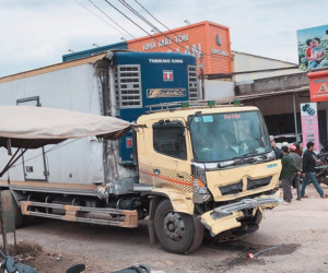 Xe tải gây tai nạn liên hoàn khiến 2 phụ nữ tử vong tại chỗ