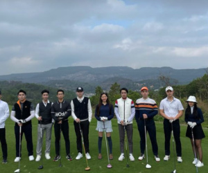 Hội thiếu gia Hà thành hẹn nhau trên sân golf, soi bộ dụng cụ mới thấy sững sờ