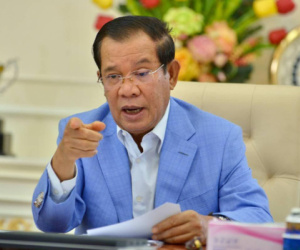 Ông Hun Sen cảnh cáo 'gắt' kẻ xúc phạm vợ con mình, thề sẽ tự chặt tay nếu làm điều này