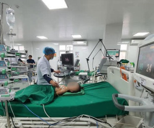 Cấp cứu cháu bé gần 3 tuổi uống nhầm thuốc diệt chuột
