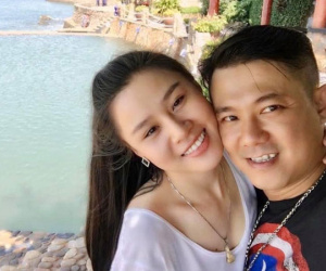 1 ngày trước lễ viếng, bà xã Vân Quang Long viết tâm thư gửi chồng: 'Helen nhớ ba em biết phải gọi cho ai bây giờ?'