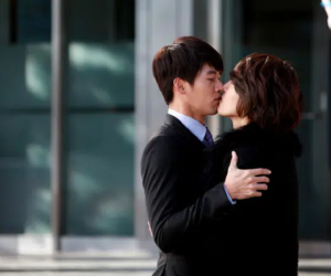 Lần đầu tiết lộ: Hyun Bin nói về cảnh hôn đồng giới hơn 10 năm trước và màn khóc bằng 1 mắt đỉnh cao