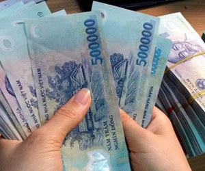 Thực hư thông tin 'Từ 2021, tiền lương của chồng có thể chuyển về tài khoản vợ'