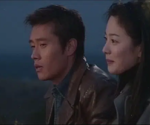 Song Hye Kyo - Lee Byung Hun gây náo loạn lễ trao giải cuối năm nhờ màn xuất hiện chớp nhoáng khiến fan xúc động