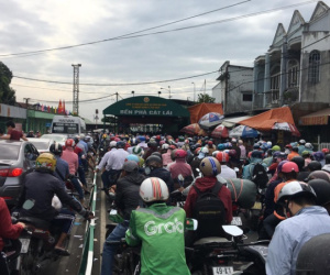 Người Sài Gòn đổ xô đi Vũng Tàu nghỉ Tết Dương lịch 2021, phà Cát Lát 'tê liệt' từ sáng đến trưa