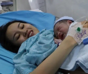 2 bé trai sinh đúng thời khắc giao thừa, trở thành những công dân đầu tiên của TP.HCM trong năm mới 2021