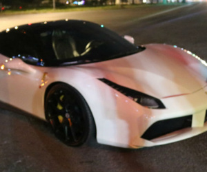 Bị giữ bằng lái, đại gia vẫn lái xe sang Ferrari trên đường Sài Gòn lại bị giữ phương tiện
