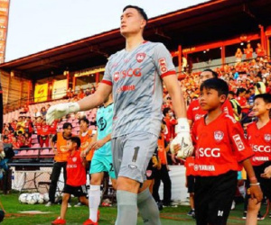 Thai League hoãn vô thời hạn vì COVID-19, Đặng Văn Lâm nên trở lại Việt Nam?
