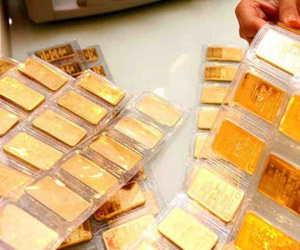 Giá vàng thế giới vượt 1.900 USD/ounce, trong nước cũng tăng mạnh