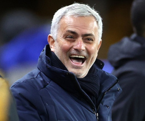 HLV Mourinho quyết tâm cùng Tottenham vô địch Cúp Liên Đoàn Anh