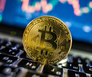 Bitcoin lập kỷ lục mới, tăng vọt lên 34.500 USD