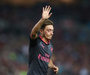 Sốt dẻo Mesut Ozil dứt áo chia tay Arsenal