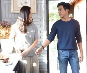 Sau 3 năm ly hôn, tình cờ gặp lại vợ cũ trong đám cưới của người bạn và nhận được 1 câu hỏi mà anh chồng bật khóc ngon lành