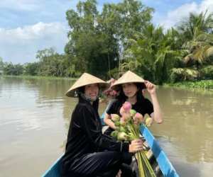 Á hậu Phương Nga chèo xuồng đi chợ, cùng Thúy An trang trí đám cưới đầy hoa tại quê nhà