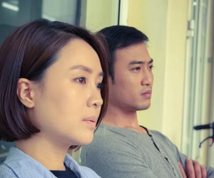 Hướng dương ngược nắng: Hồng Diễm nhập viện vì bị Hồng Đăng phản bội, tuy nhiên lại có trai đẹp ở bên chăm sóc?