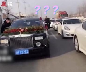 Màn rước dâu đặc biệt 'cưới 1 về 3' gây chú ý mạng xã hội