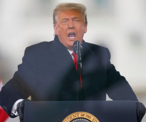 Nhiệm kỳ của Trump dần khép trong hỗn loạn