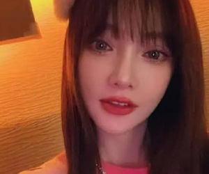 Lý Tiểu Lộ gây hoang mang với gương mặt đơ cứng, cằm nhọn hoắt khác lạ làm rộ lên nghi vấn tiếp tục can thiệp dao kéo