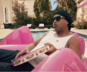 Hậu tù tội, Ronaldinho phục sinh và ngày càng rực rỡ