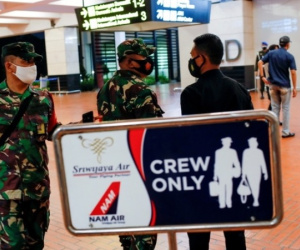 Rơi máy bay Indonesia chở 62 người