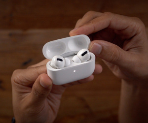 Apple sẽ ra mắt AirPods Pro 2 và iPhone SE thế hệ 3 trong tháng 4