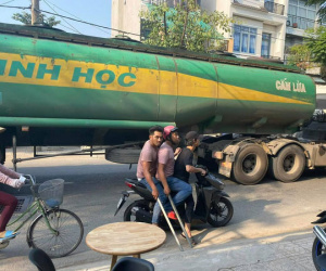 Côn đồ hung hãn tấn công một gia đình ở Nhà Bè