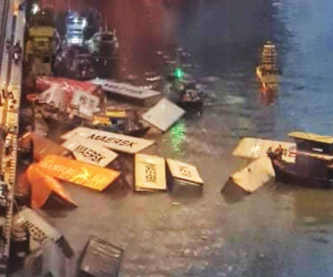 22 container rơi xuống sông Cái Mép