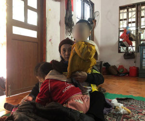 Nghi vấn xung quanh việc 2 cháu nhỏ bị bỏ rơi giữa thời tiết 10 độ C ở Hà Nội kèm bức thư 'bố mẹ chết rồi, ai nhặt được xin nuôi hộ'
