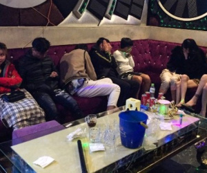 Phát hiện 47 thanh niên sử dụng ma túy tại quán karaoke phố huyện