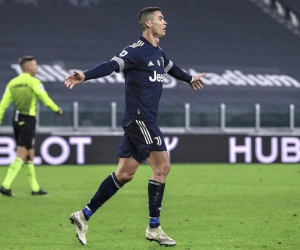Ronaldo lập kỷ lục, Juventus trở lại top 4