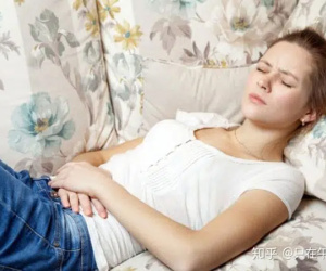 3 cô gái bị suy buồng trứng, đáng tiếc nguyên nhân là do 1 thói quen ban đêm, phụ nữ không muốn bị vô sinh thì phải bỏ ngay