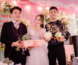 Mang cả 'vườn rau' làm quà cưới, hội bạn thân khiến cô dâu chú rể cười như được mùa